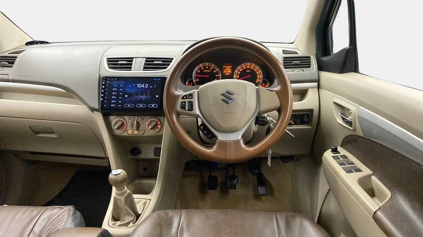 2016 Maruti Ertiga VXI, CNG, Manual, 1,21,930 km, Steering Wheel Close Up