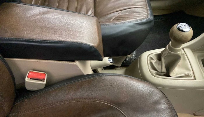 2016 Maruti Ertiga VXI, CNG, Manual, 1,21,930 km, Gear Lever