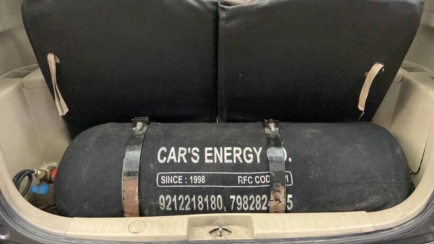 2016 Maruti Ertiga VXI, CNG, Manual, 1,21,930 km, Boot Inside