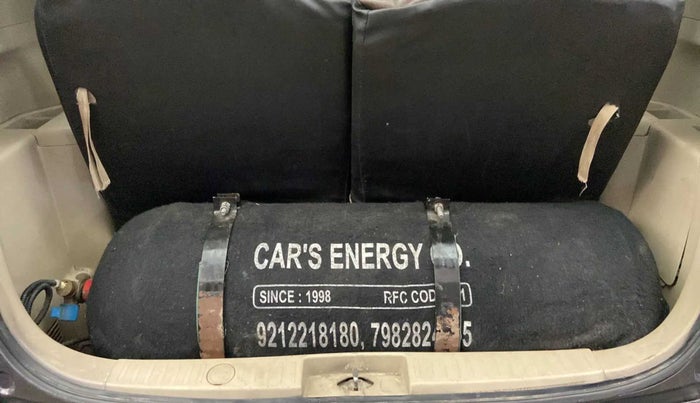 2016 Maruti Ertiga VXI, CNG, Manual, 1,21,930 km, Boot Inside