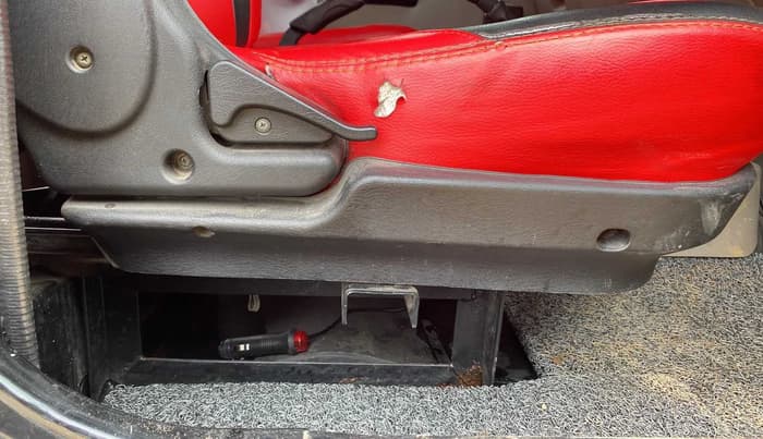 2018 Mahindra Thar CRDE 4X4 AC, Diesel, Manual, 34,302 km, Driver Side Adjustment Panel