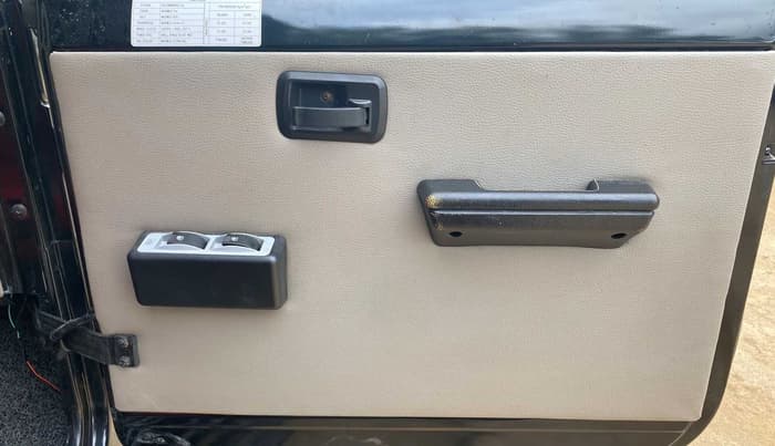 2018 Mahindra Thar CRDE 4X4 AC, Diesel, Manual, 34,302 km, Driver Side Door Panels Control