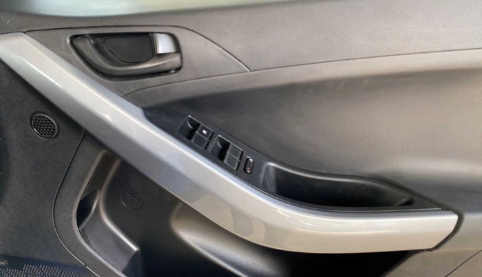 2021 Tata NEXON XM PETROL, Petrol, Manual, 33,231 km, Driver Side Door Panels Control