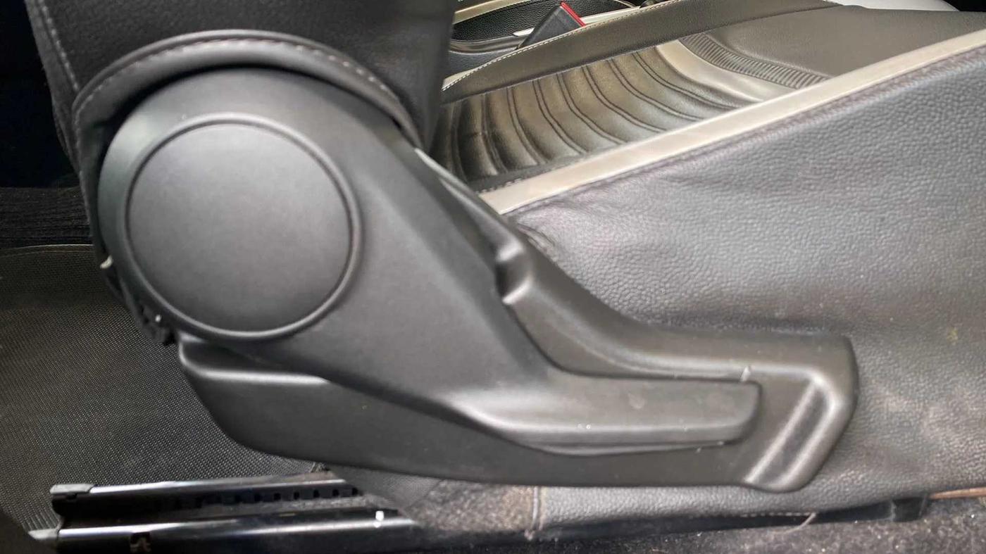 2018 Maruti Baleno DELTA PETROL 1.2, Petrol, Manual, 39,176 km, Driver Side Adjustment Panel