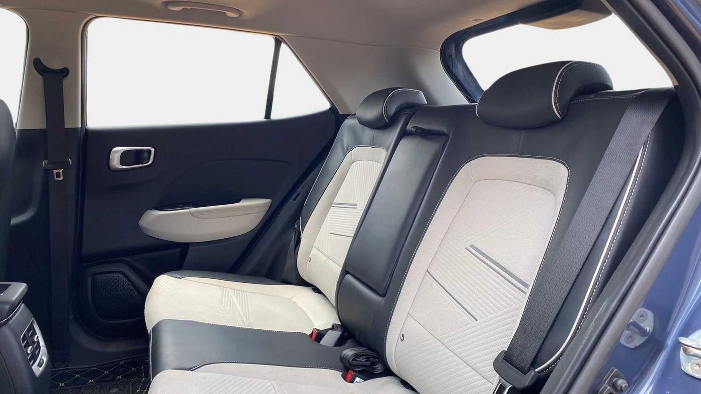 2022 Hyundai VENUE SX (O) 1.0 TURBO DCT, Petrol, Automatic, 7,060 km, Right Side Rear Door Cabin