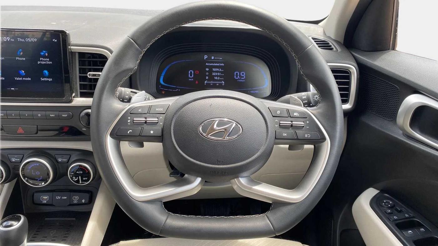 2022 Hyundai VENUE SX (O) 1.0 TURBO DCT, Petrol, Automatic, 7,060 km, Steering Wheel Close Up