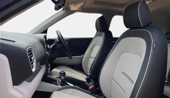2022 Hyundai VENUE SX (O) 1.0 TURBO DCT, Petrol, Automatic, 7,060 km, Right Side Front Door Cabin
