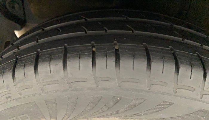 2019 Hyundai GRAND I10 NIOS SPORTZ AMT 1.2 KAPPA VTVT, Petrol, Automatic, 27,674 km, Right Rear Tyre Tread