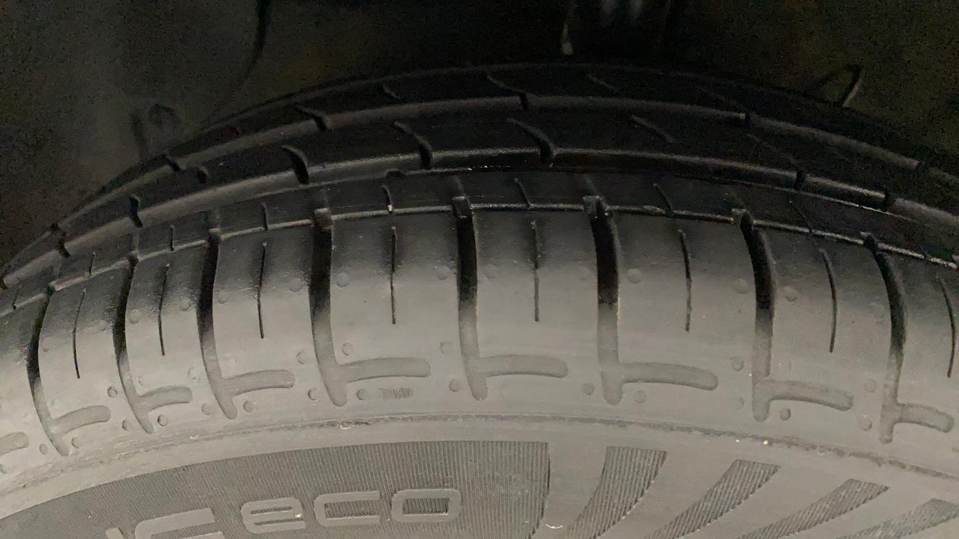 2019 Hyundai GRAND I10 NIOS SPORTZ AMT 1.2 KAPPA VTVT, Petrol, Automatic, 27,674 km, Left Front Tyre Tread