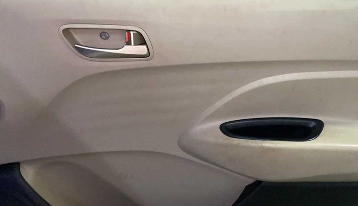 2019 Hyundai NEW SANTRO SPORTZ CNG, CNG, Manual, 74,267 km, Driver Side Door Panels Control