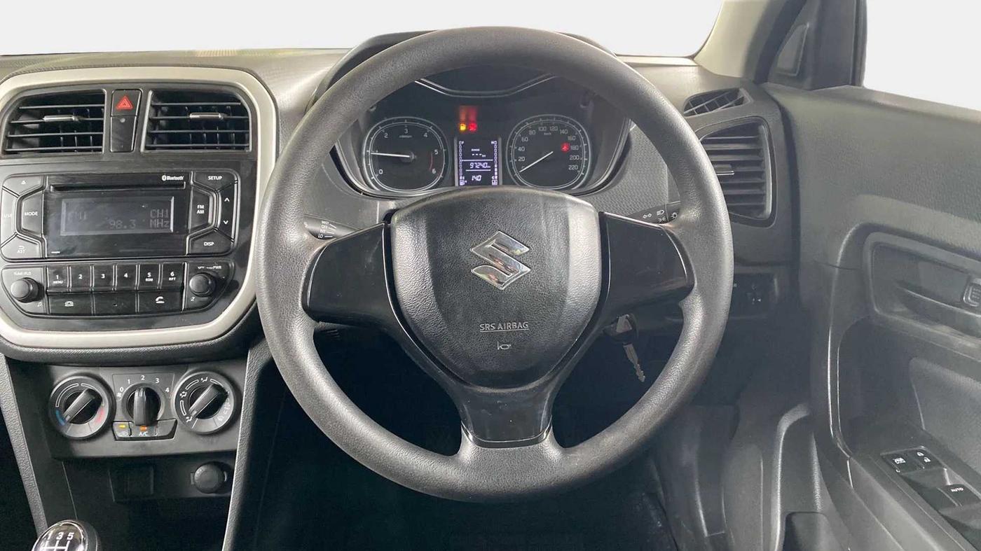 2016 Maruti Vitara Brezza VDI (O), Diesel, Manual, 97,237 km, Steering Wheel Close Up