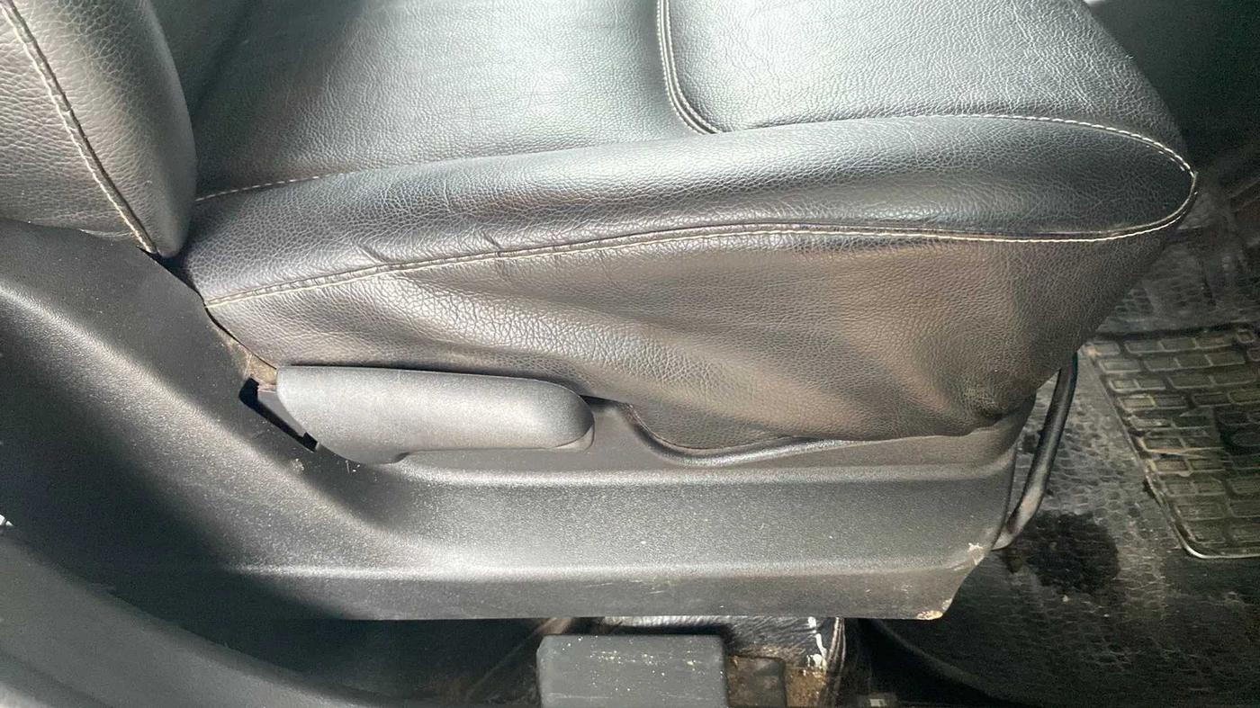 2016 Maruti Vitara Brezza VDI (O), Diesel, Manual, 97,237 km, Driver Side Adjustment Panel