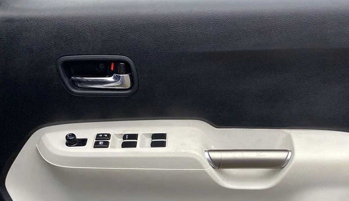 2018 Maruti IGNIS DELTA 1.2 AMT, Petrol, Automatic, 42,726 km, Driver Side Door Panels Control