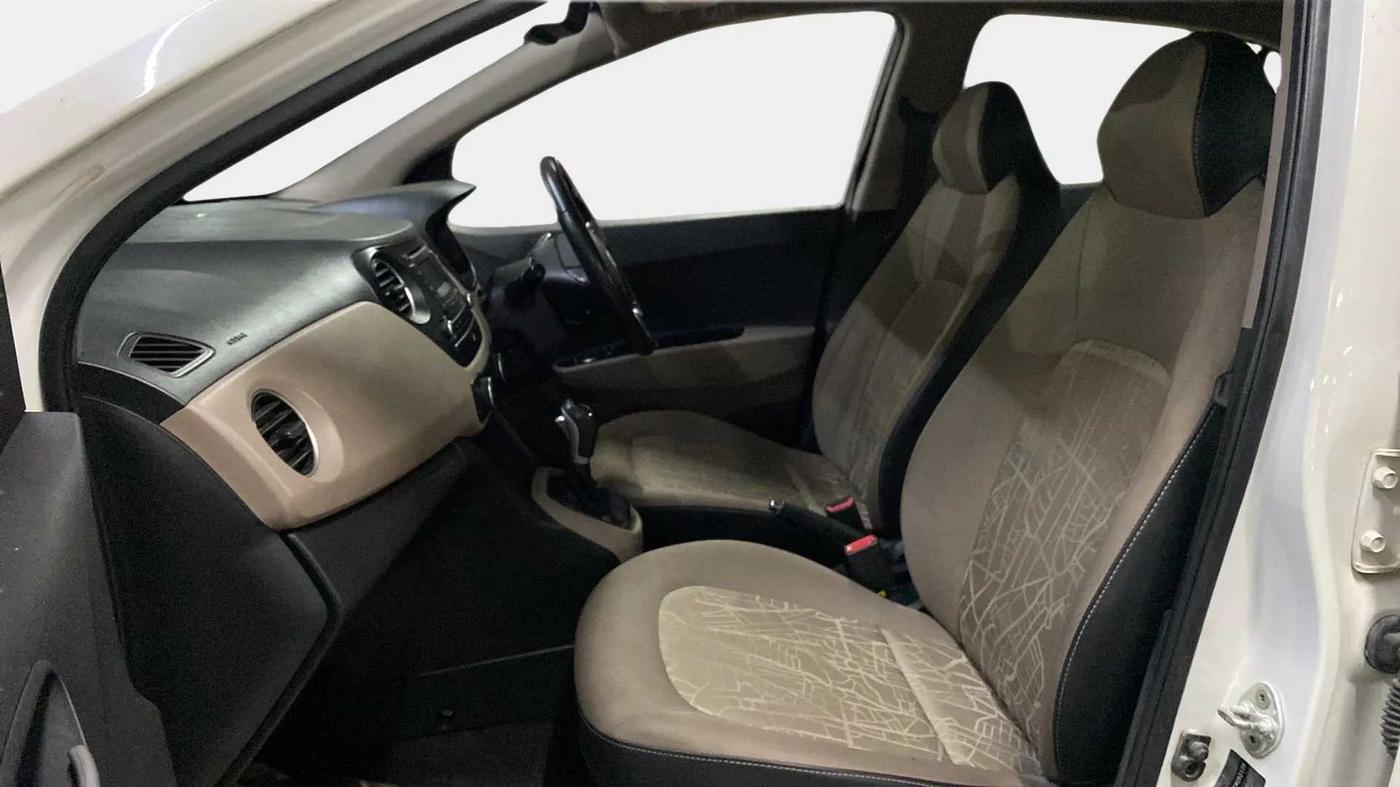 2014 Hyundai Xcent SX AT 1.2 (O), Petrol, Automatic, 25,787 km, Right Side Front Door Cabin