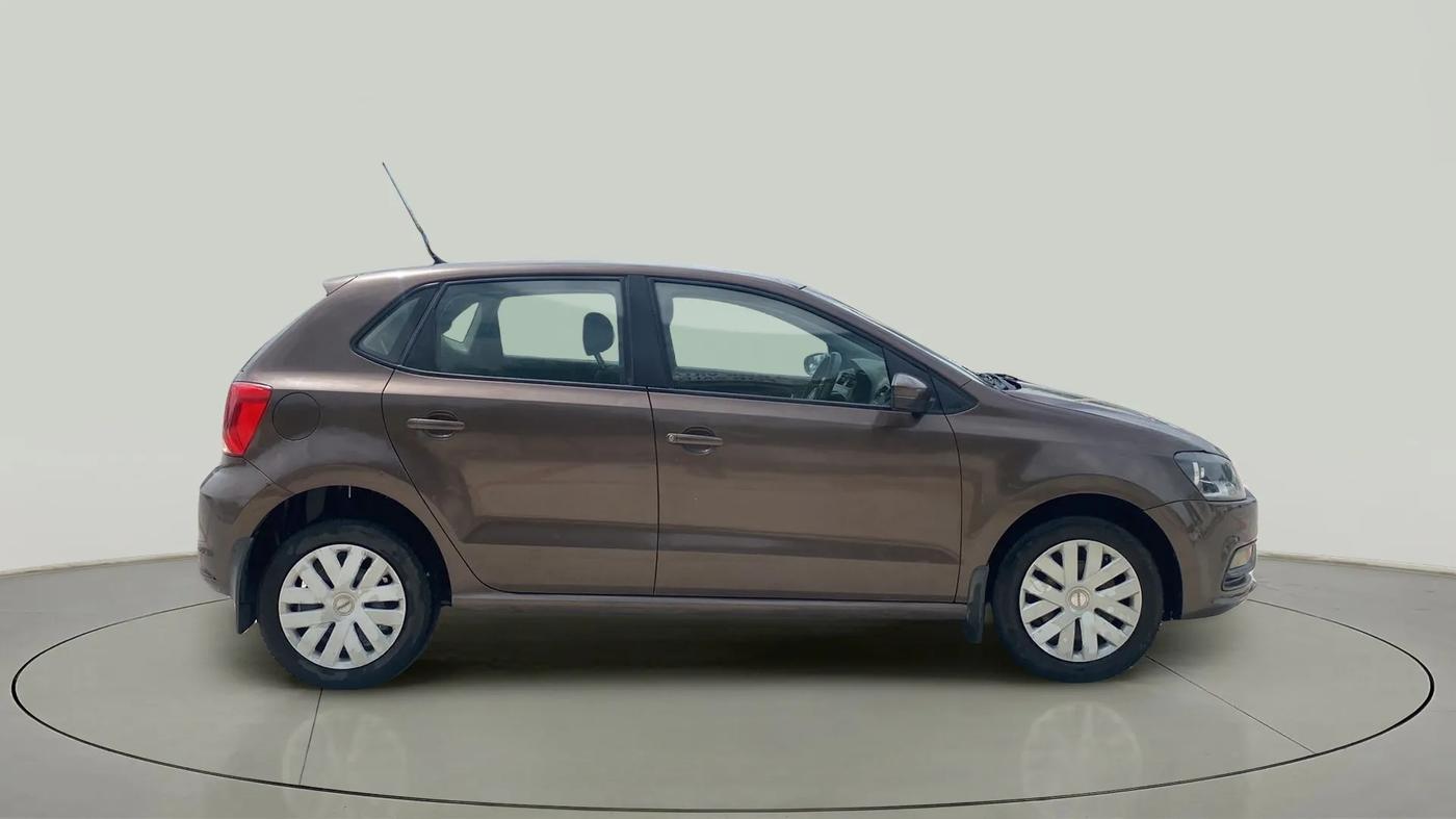 2016 Volkswagen Polo COMFORTLINE 1.2L, Petrol, Manual, 92,323 km, Right Side