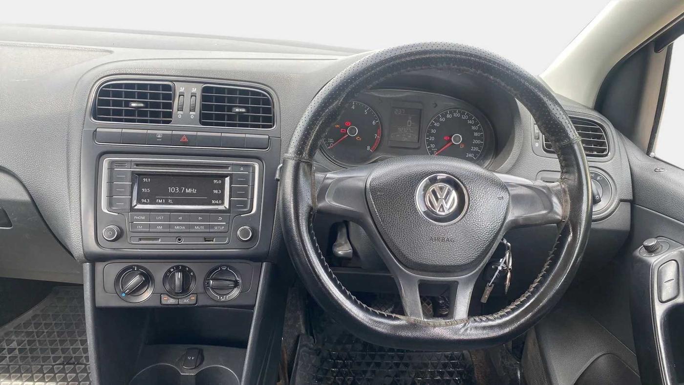 2016 Volkswagen Polo COMFORTLINE 1.2L, Petrol, Manual, 92,323 km, Steering Wheel Close Up