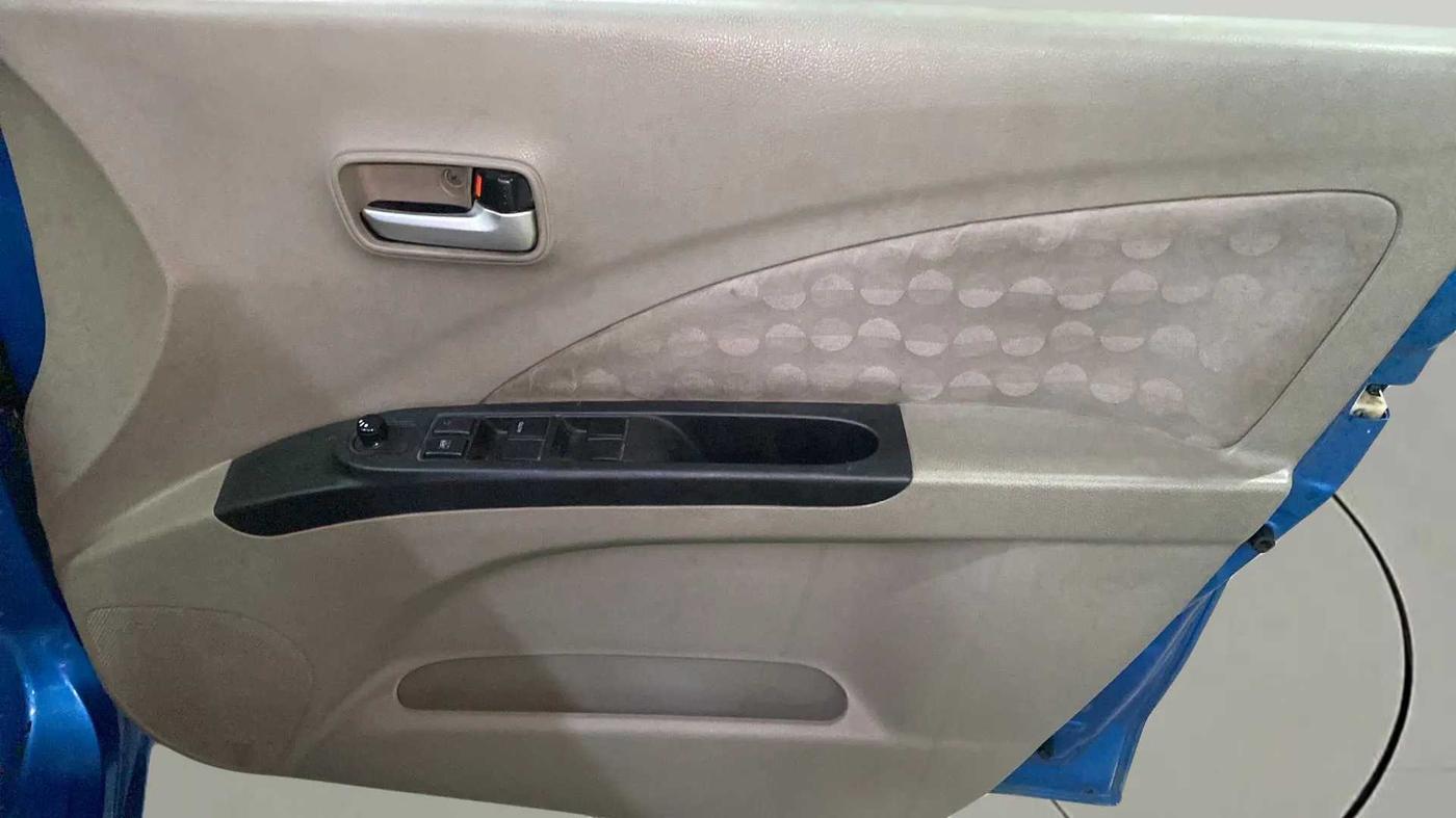 2017 Maruti Celerio ZXI AMT, Petrol, Automatic, 1,11,293 km, Driver Side Door Panels Control