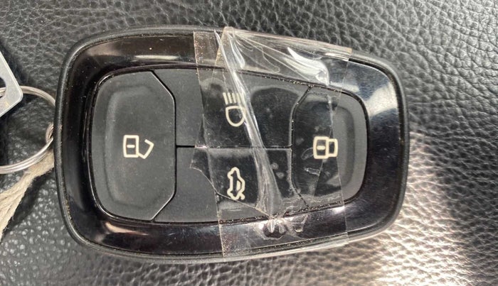 2020 Tata Harrier XT 2.0L KRYOTEC, Diesel, Manual, 20,426 km, Key Close Up