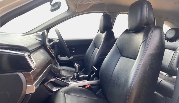 2020 Tata Harrier XT 2.0L KRYOTEC, Diesel, Manual, 20,426 km, Right Side Front Door Cabin