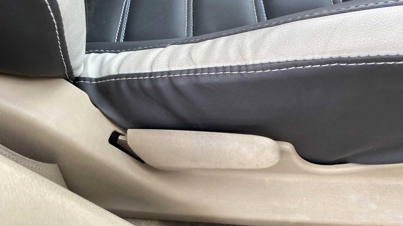 2018 Maruti Ciaz SIGMA 1.4 MT PETROL, Petrol, Manual, 51,795 km, Driver Side Adjustment Panel