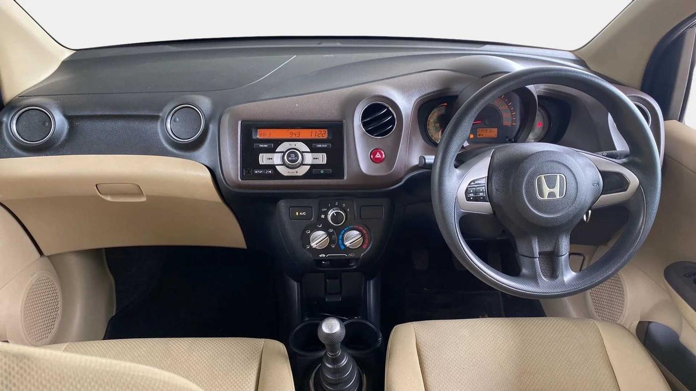 2013 Honda Brio S MT, Petrol, Manual, 35,907 km, Dashboard