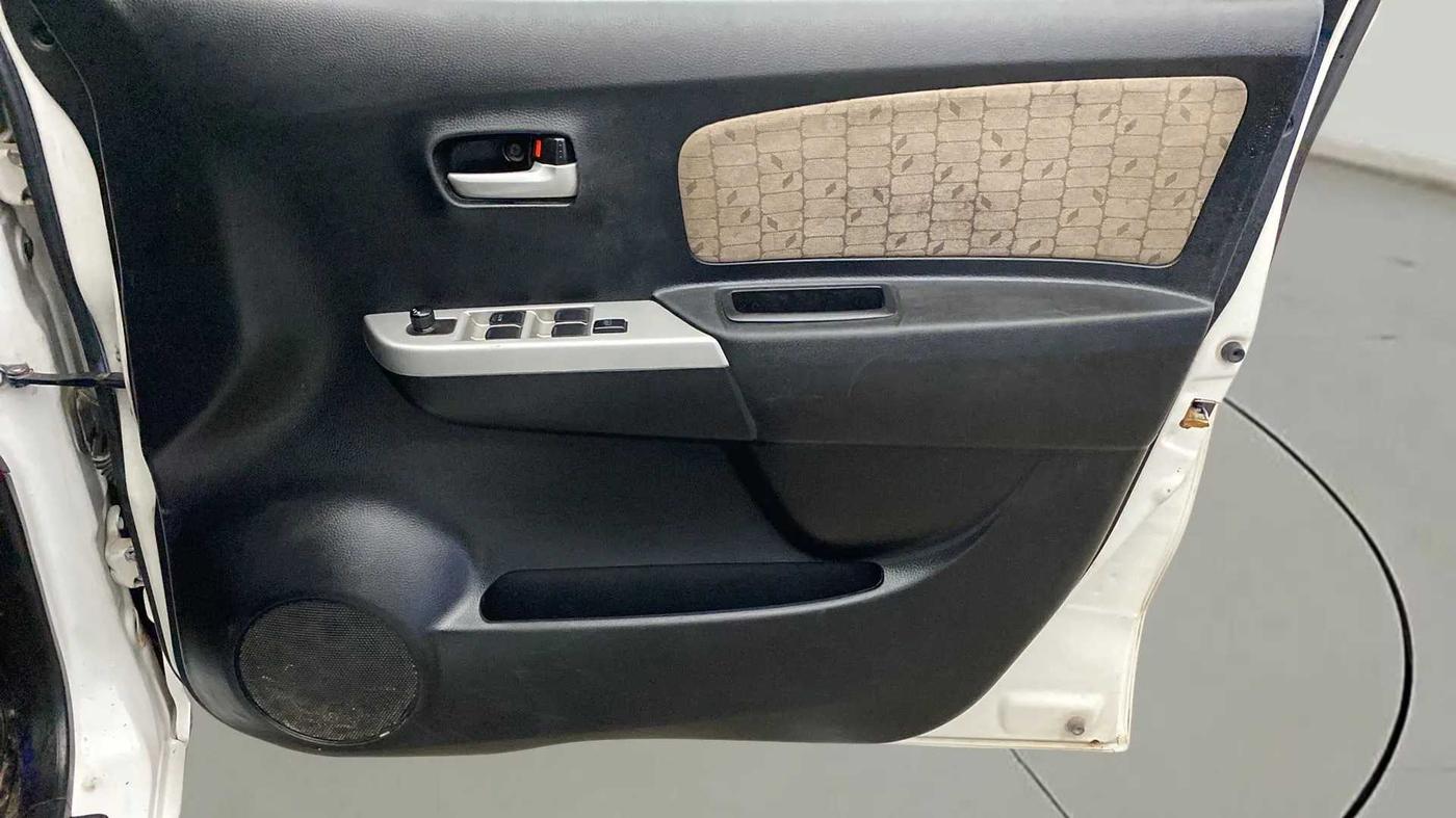 2014 Maruti Wagon R 1.0 VXI, CNG, Manual, 81,296 km, Driver Side Door Panels Control