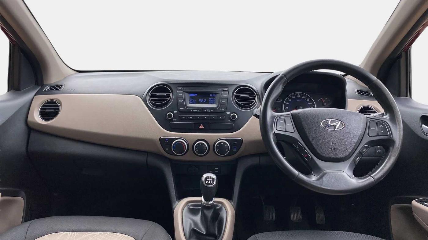 2016 Hyundai Grand i10 ASTA (O) 1.2 KAPPA VTVT, Petrol, Manual, 69,383 km, Dashboard