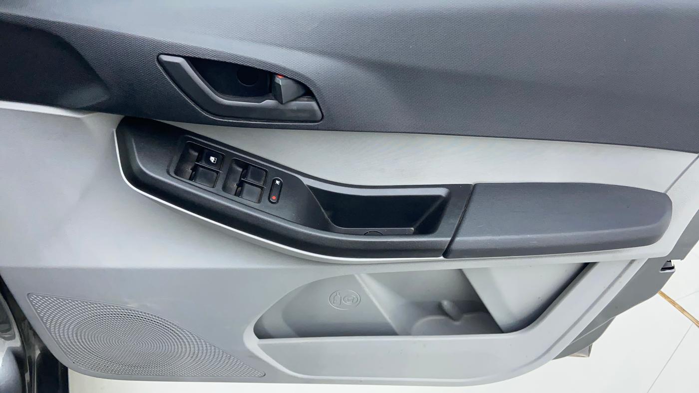 2021 Tata Tiago XT PETROL, Petrol, Manual, 13,447 km, Driver Side Door Panels Control