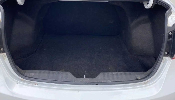 2016 Maruti Ciaz ZXI+, Petrol, Manual, 68,353 km, Boot Inside