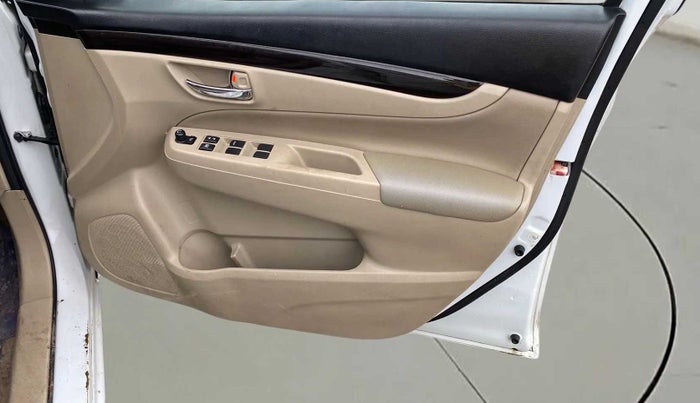 2018 Maruti Ciaz ZETA 1.4  AT PETROL, Petrol, Automatic, 39,134 km, Driver Side Door Panels Control