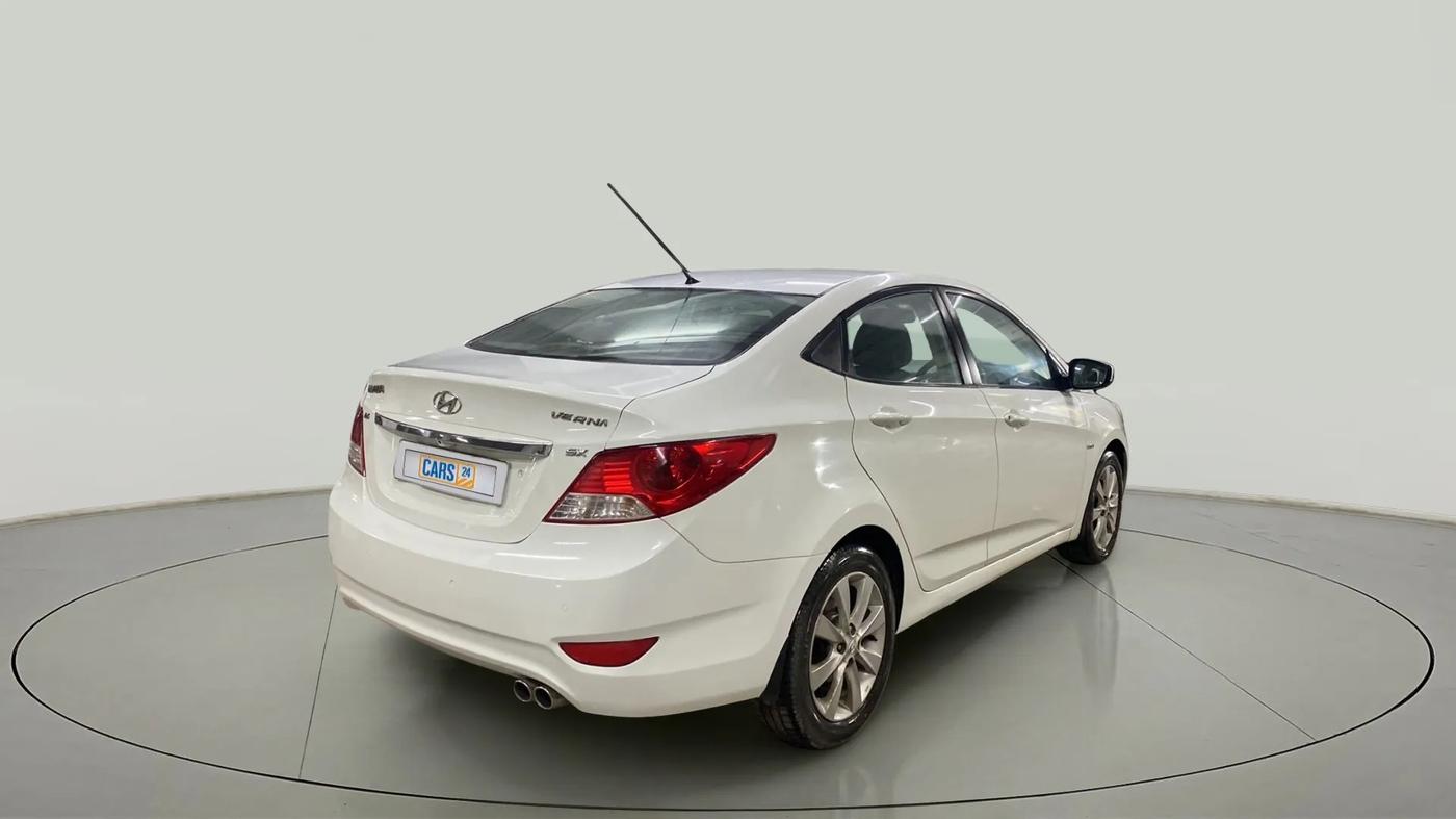 2012 Hyundai Verna FLUIDIC 1.6 VTVT SX, Petrol, Manual, 45,622 km, Right Back Diagonal