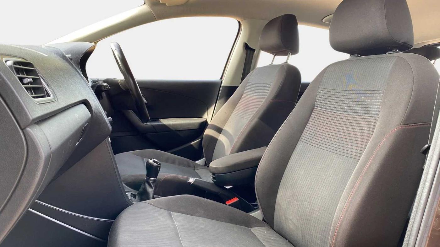 2019 Volkswagen Polo HIGHLINE PLUS 1.0, Petrol, Manual, 37,326 km, Right Side Front Door Cabin