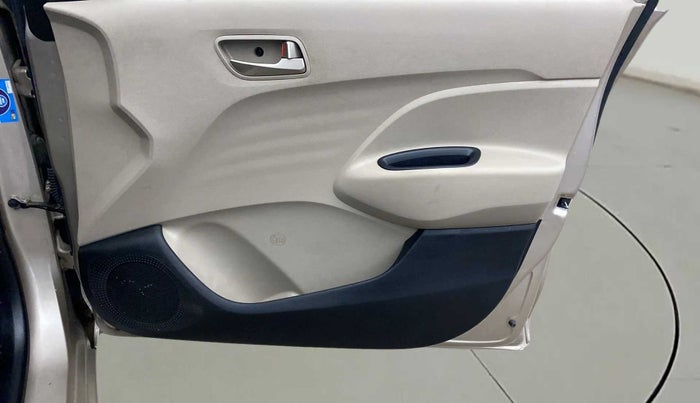 2018 Hyundai NEW SANTRO MAGNA AMT, Petrol, Automatic, 22,840 km, Driver Side Door Panels Control