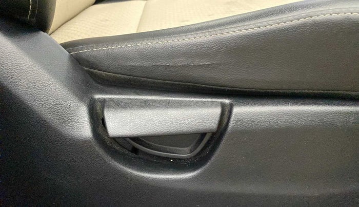 2018 Hyundai NEW SANTRO MAGNA AMT, Petrol, Automatic, 22,840 km, Driver Side Adjustment Panel
