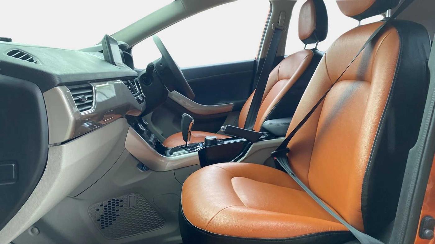 2019 Tata NEXON XZA PLUS PETROL DUAL TONE, Petrol, Automatic, 28,985 km, Right Side Front Door Cabin