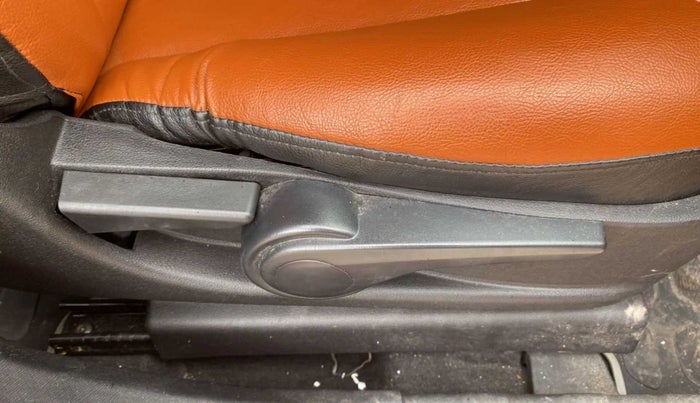 2019 Tata NEXON XZA PLUS PETROL DUAL TONE, Petrol, Automatic, 28,985 km, Driver Side Adjustment Panel