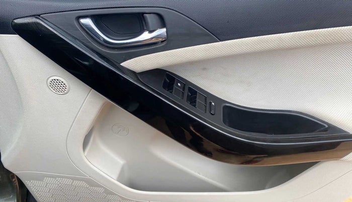 2023 Tata NEXON XZ PLUS PETROL SUNROOF, Petrol, Manual, 20,306 km, Driver Side Door Panels Control