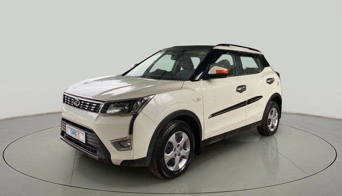 2021 Mahindra XUV300 W6 1.5 DIESEL, Diesel, Manual, 40,159 km, Left Front Diagonal