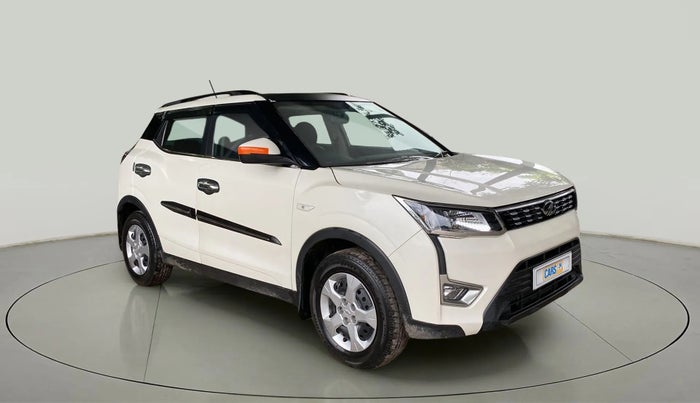 2021 Mahindra XUV300 W6 1.5 DIESEL, Diesel, Manual, 40,159 km, Right Front Diagonal