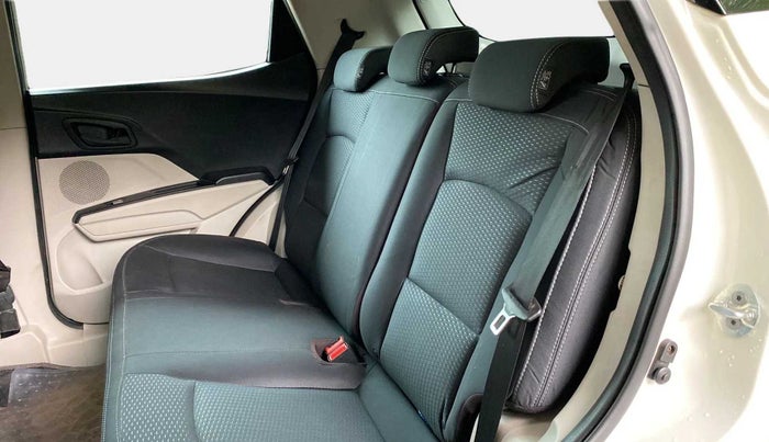 2021 Mahindra XUV300 W6 1.5 DIESEL, Diesel, Manual, 40,159 km, Right Side Rear Door Cabin