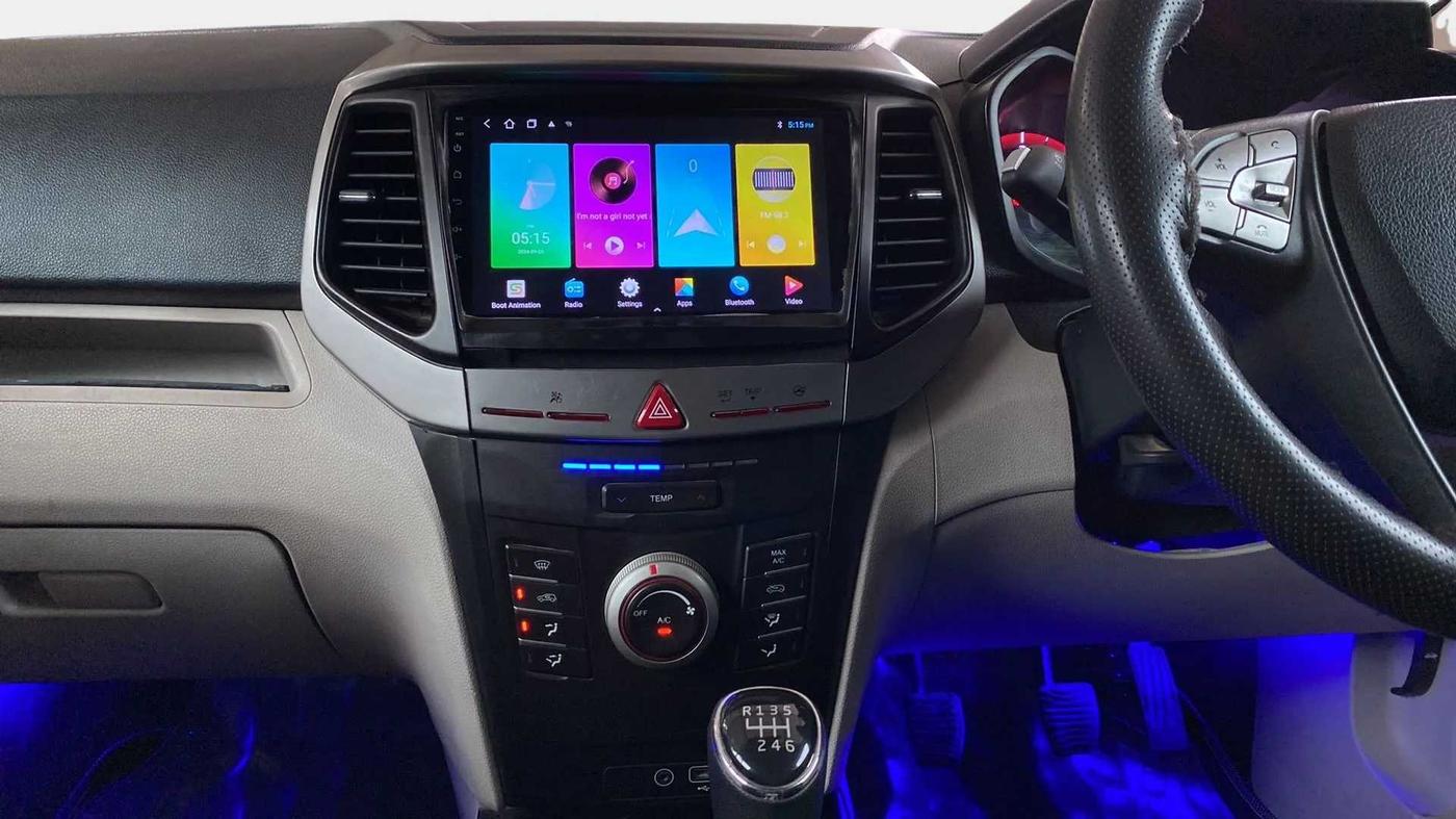 2021 Mahindra XUV300 W6 1.5 DIESEL, Diesel, Manual, 40,159 km, Air Conditioner
