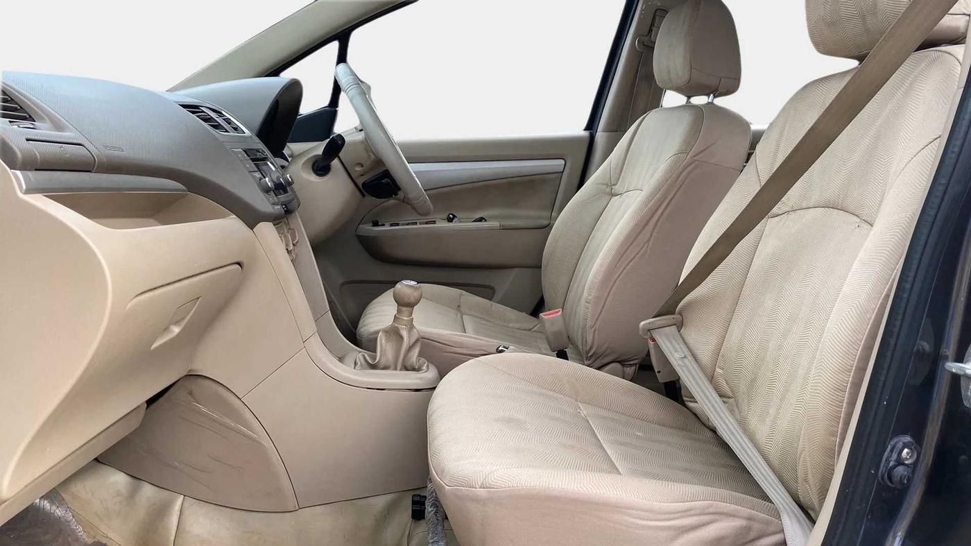 2016 Maruti Ertiga VXI CNG, CNG, Manual, 1,06,743 km, Right Side Front Door Cabin