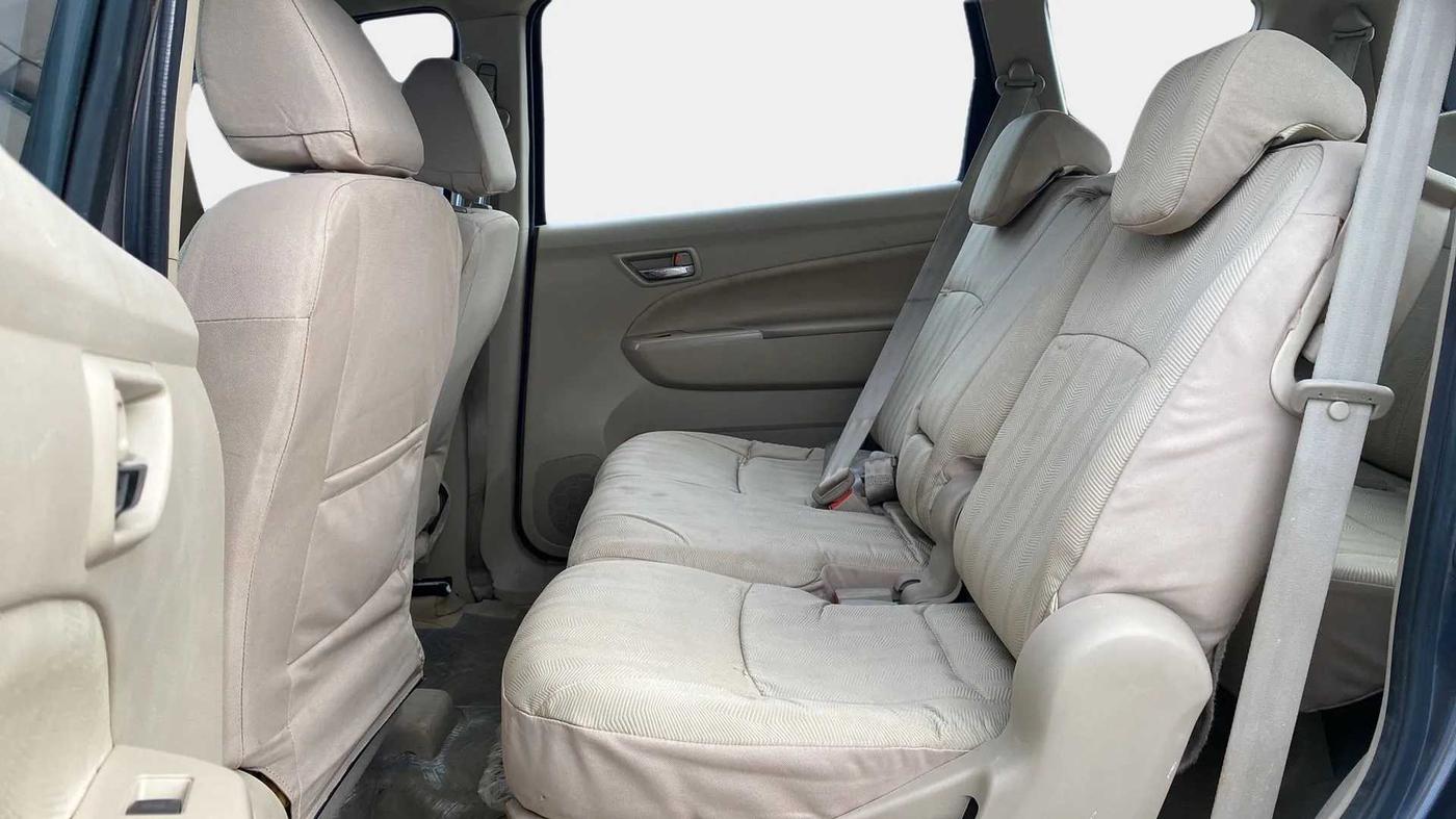 2016 Maruti Ertiga VXI CNG, CNG, Manual, 1,06,743 km, Right Side Rear Door Cabin