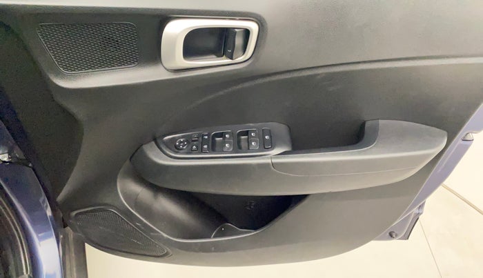2022 Hyundai VENUE S+ 1.2, Petrol, Manual, 19,284 km, Driver Side Door Panels Control