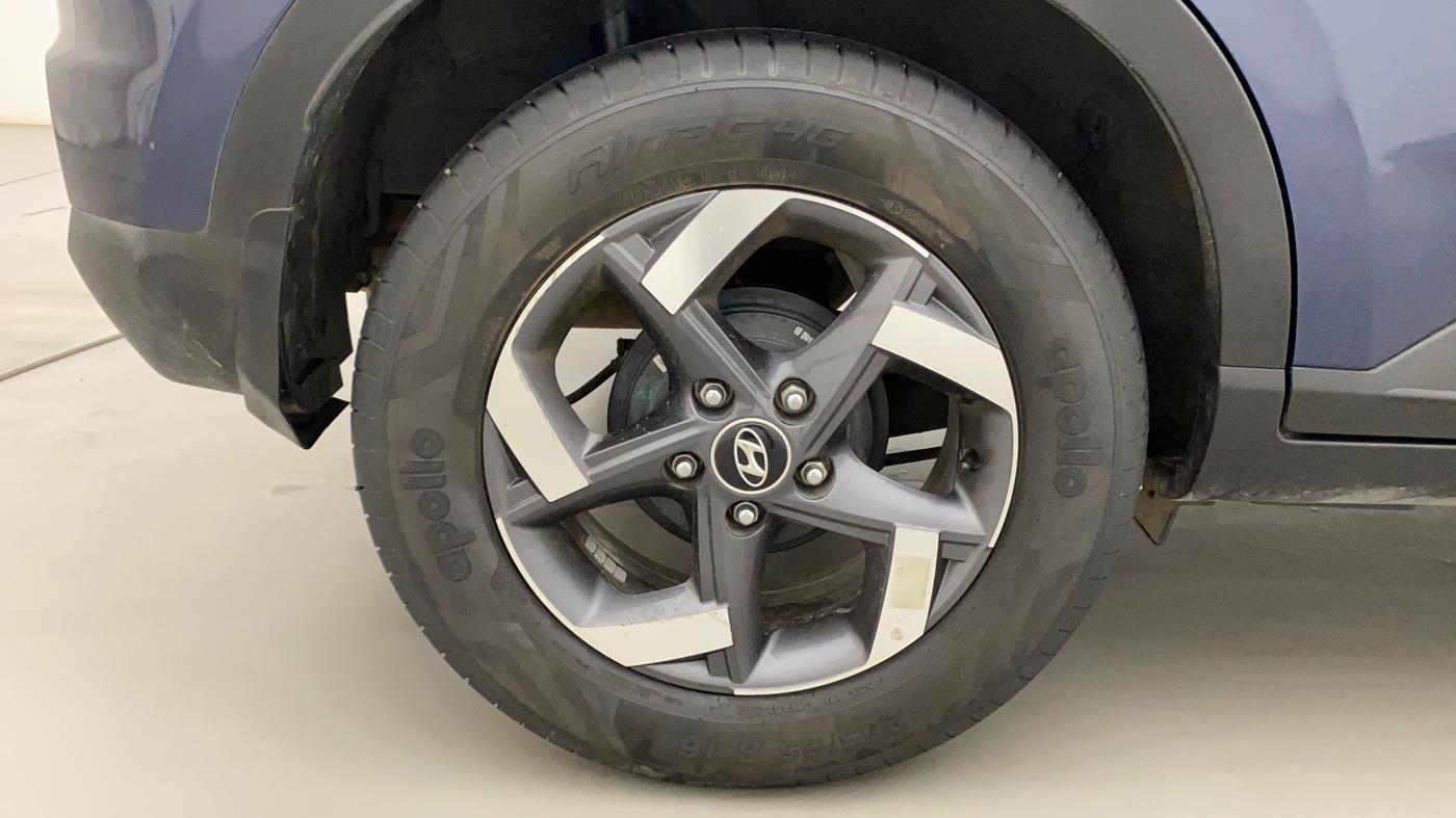2022 Hyundai VENUE S+ 1.2, Petrol, Manual, 19,284 km, Right Rear Wheel
