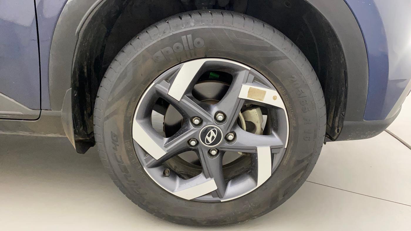 2022 Hyundai VENUE S+ 1.2, Petrol, Manual, 19,284 km, Right Front Wheel