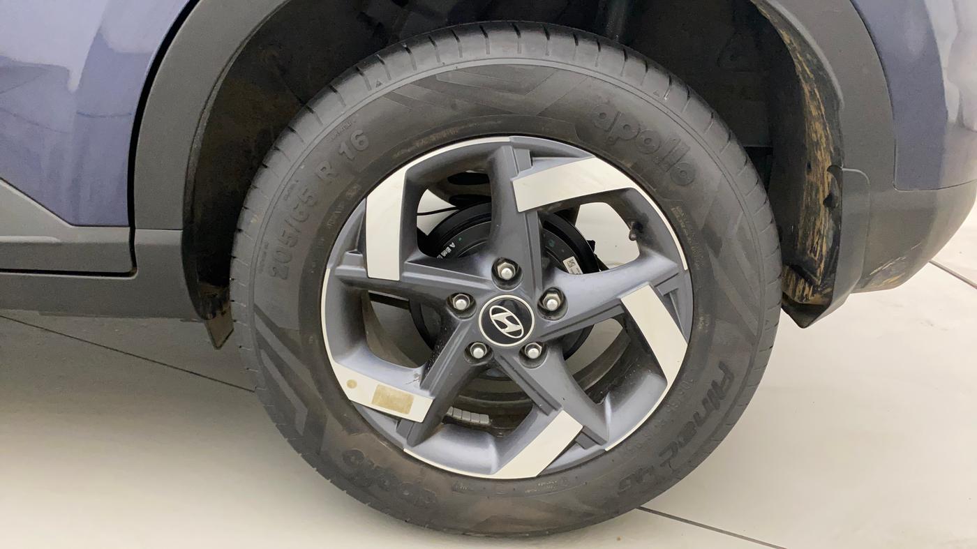 2022 Hyundai VENUE S+ 1.2, Petrol, Manual, 19,284 km, Left Rear Wheel