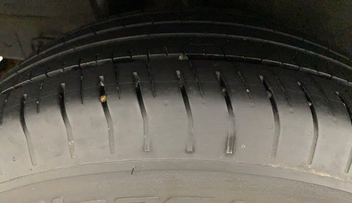 2022 Hyundai VENUE S+ 1.2, Petrol, Manual, 19,284 km, Right Rear Tyre Tread