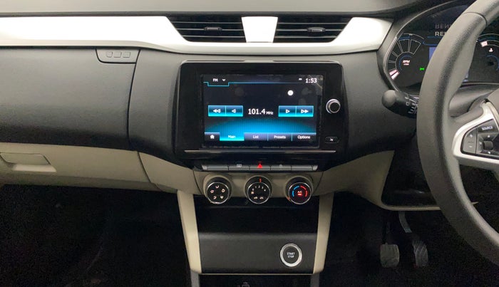 2022 Renault TRIBER RXZ AMT, Petrol, Automatic, 27,565 km, Air Conditioner