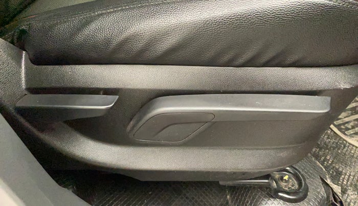 2018 Mahindra KUV 100 NXT K6+ P 6 STR, Petrol, Manual, 55,112 km, Driver Side Adjustment Panel
